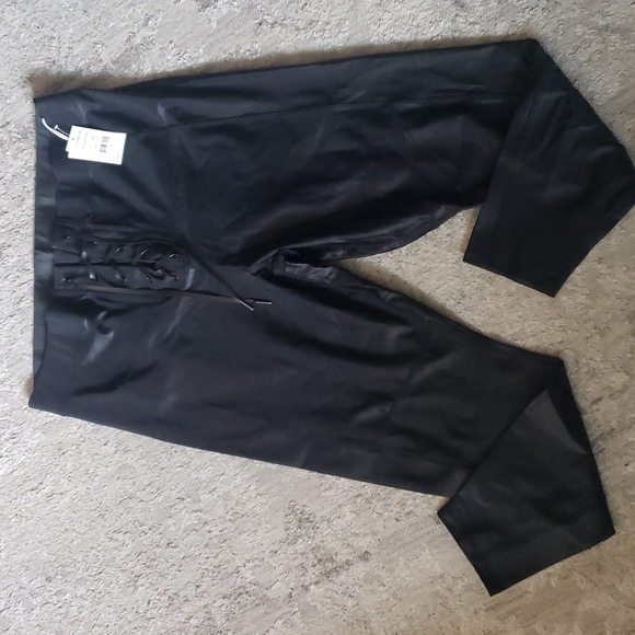 Good American bombshell leggings - Picture 3 of 9